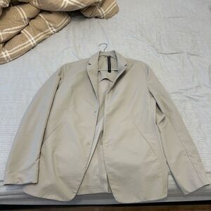 Lululemon venture Beige Jacket